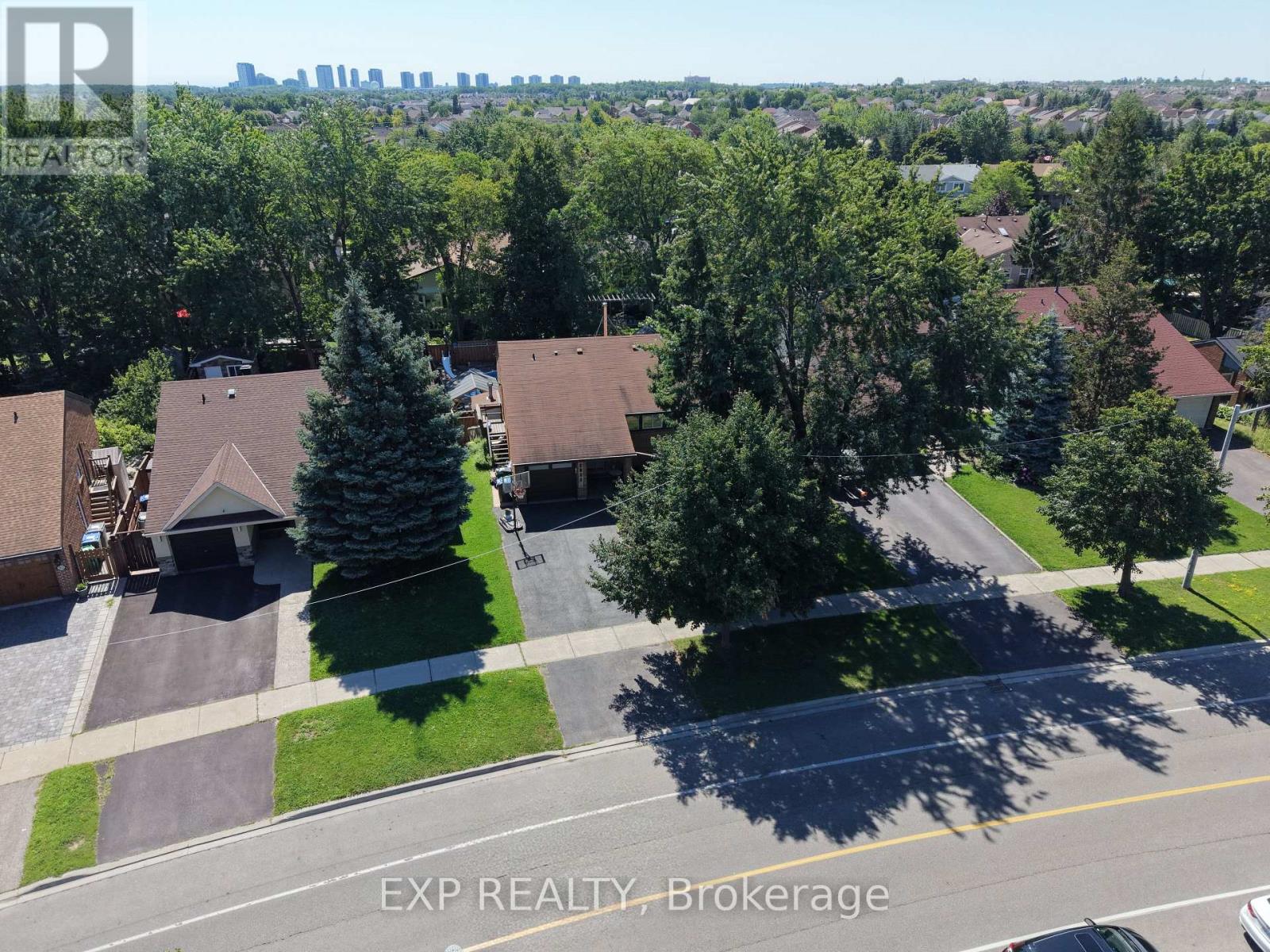 Residential in Mississauga (Meadowvale) 3