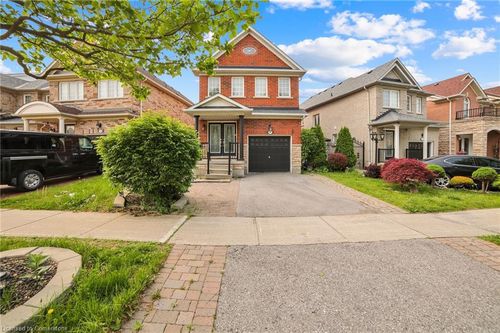 107 Venice Gate Dr, Woodbridge, ON, L4H0E8 | Card Image