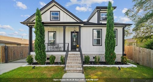205 Mink Dr, Arabi, LA, 70032-2135 | Card Image