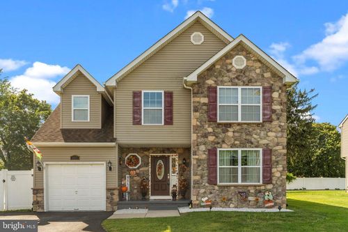 1977 4th St, LANGHORNE, PA, 19047-1712 | Card Image