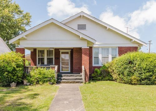 3217 N Pine St, North Little Rock, AR, 72116-8830 | Card Image