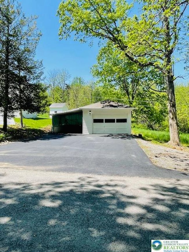 1911 Echo Rd, House other with 3 bedrooms, 2 bathrooms and null parking in Slatington PA | Image 5