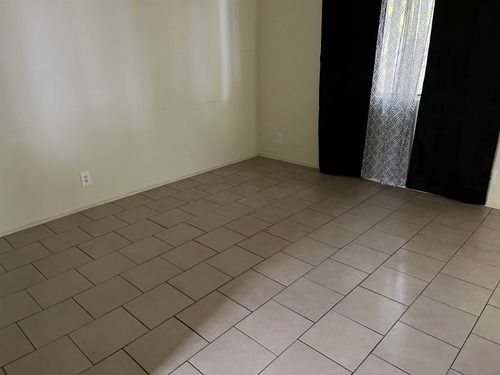 1324 Earlmoor Blvd, Flint, MI, 48506-3951 | Card Image