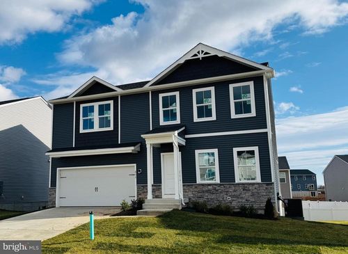 235 (Lot 202) Valor Ln, MARTINSBURG, WV, 25405-5847 | Card Image