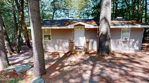 139 Chestnut St, Dingmans Ferry, PA, 18328-4208 | Card Image