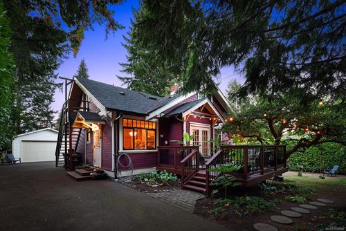 185 Duncan Ave, Courtenay, BC, V9N2M3 | Card Image