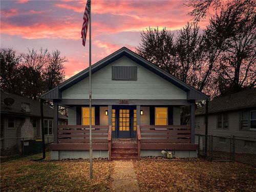 1806 S Evanston Ave, Independence, MO, 64052-1953 | Card Image