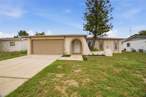 8207 Dedham Dr, PORT RICHEY, FL, 34668-4442 | Card Image