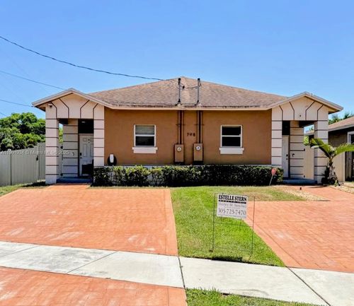 798 Ne 43rd St, Oakland Park, FL, 33334-3128 | Card Image