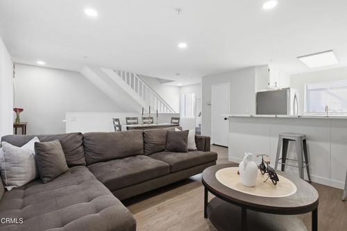 819 S B St, Oxnard, CA, 93030-7124 | Card Image