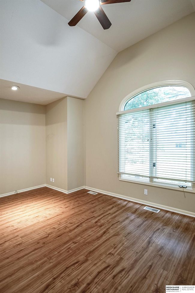 5801 S 119 Th Plz, House other with 3 bedrooms, 3 bathrooms and 2 parking in Omaha NE | Image 26