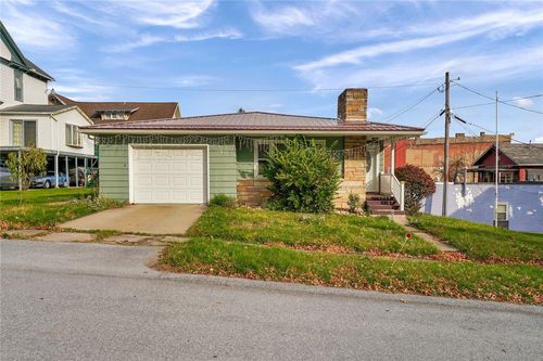 305 State St, Smethport, PA, 16749-1107 | Card Image