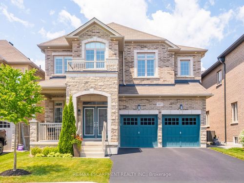 107 Avanti Cres, Waterdown, ON, L8B1W7 | Card Image