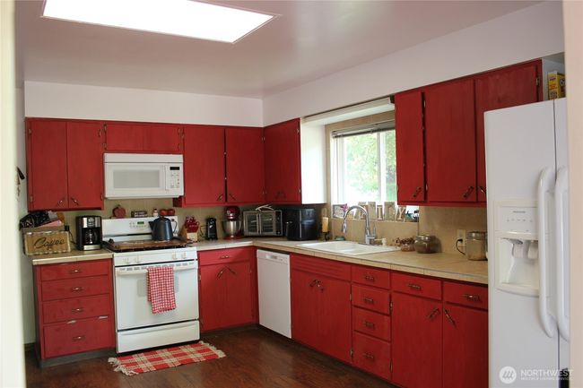 418 Sw Canyon Loop, House other with 4 bedrooms, 2 bathrooms and 3 parking in Winlock WA | Image 6