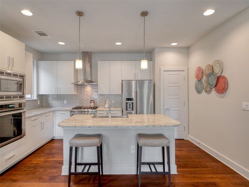 apt-8-1205 Elm St, Austin, TX, 78703-4029 | Card Image