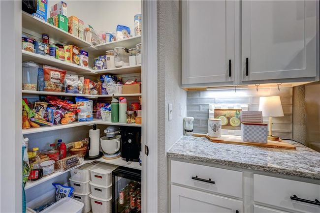 7526 Apache Rd, House other with 4 bedrooms, 3 bathrooms and null parking in Shawnee KS | Image 7