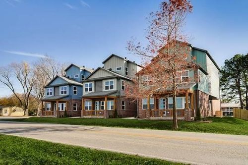 1705 W Deane St, Fayetteville, AR, 72703-1401 | Card Image