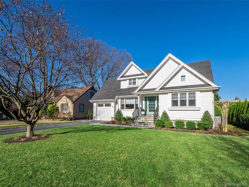 27 Pine St, Port Washington, NY, 11050-4142 | Card Image