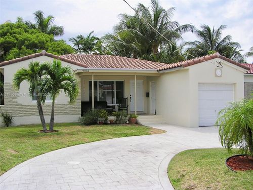 9032 Abbott Ave, Surfside, FL, 33154-3236 | Card Image