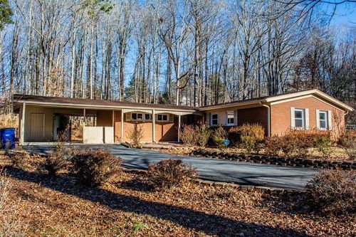 1655 Little Creek Cir, Winston-Salem, NC, 27103-6621 | Card Image