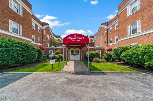 apt-205-19436 Van Aken Blvd, Shaker Heights, OH, 44122-3500 | Card Image