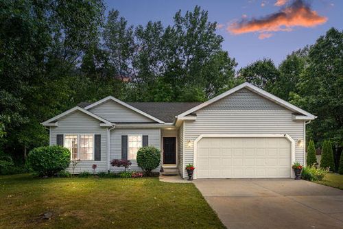 1413 Whispering Trl, Benton Harbor, MI, 49022-2706 | Card Image