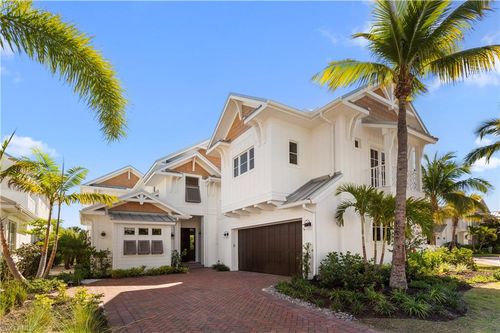 61 14th St, NAPLES, FL, 34102-3517 | Card Image