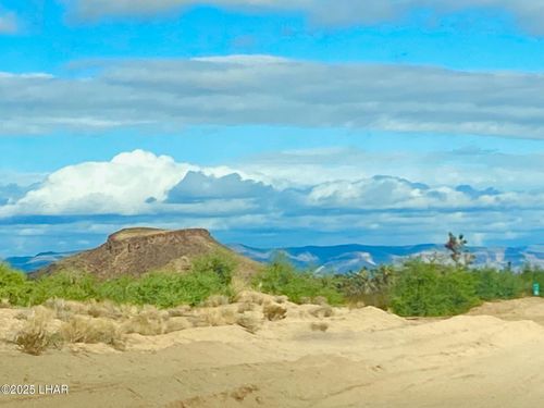 120 S Dale Evans Rd, Yucca, AZ, 86438 | Card Image