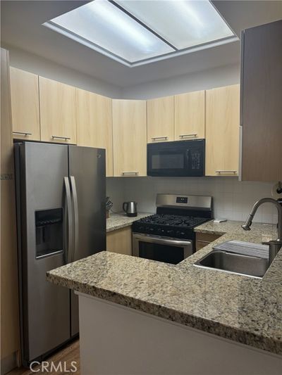 D101 - La Tijera Boulevard, Condo with 1 bedrooms, 1 bathrooms and 2 parking in Los Angeles CA | Image 1