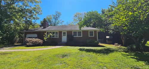 2491 River Rd, Calverton, NY, 11933-1614 | Card Image