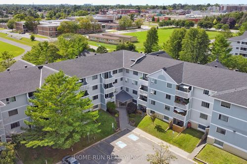 303-214 Viewmount Dr, Ottawa, ON, K2E7X3 | Card Image