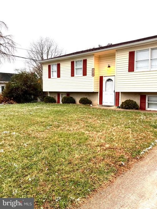 324 W North St, Smyrna, DE, 19977-1140 | Card Image