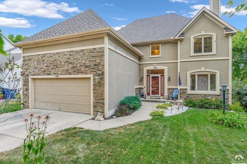 1120 Oak Tree Dr, Lawrence, KS, 66049-3867 | Card Image