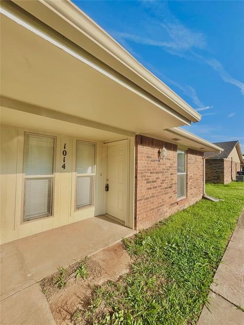 1014 N 5th St, Noble, OK, 73068-9309 | Card Image