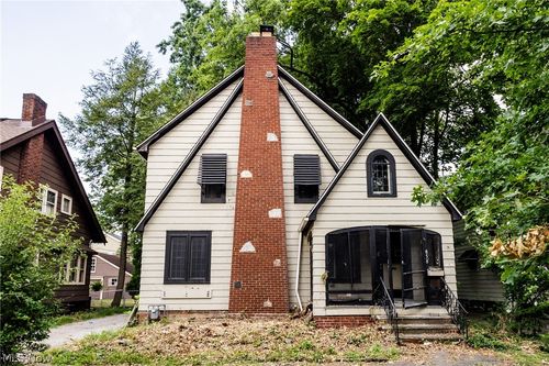 858 Roanoke Rd, Cleveland Heights, OH, 44121-2054 | Card Image