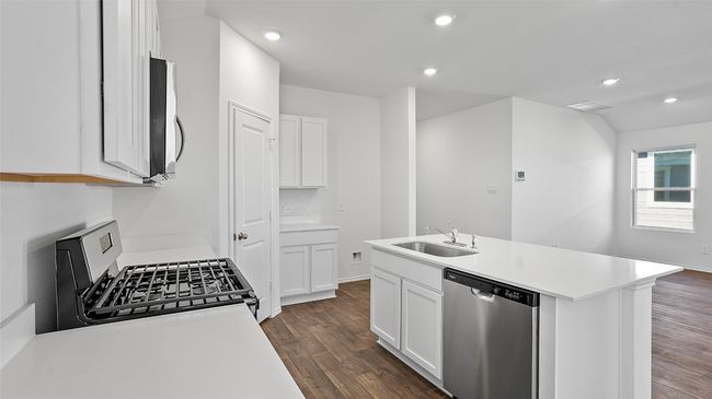 169 Celosia Loop, House other with 4 bedrooms, 2 bathrooms and 1 parking in Uhland TX | Image 8