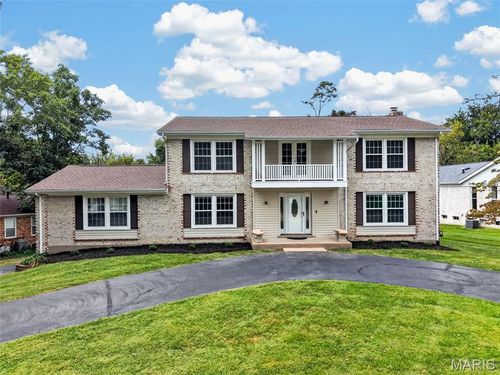 231 Renaldo Dr, Chesterfield, MO, 63017-2210 | Card Image