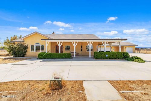 8320 W Avenue D10, Lancaster, CA, 93536-7030 | Card Image