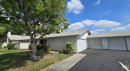 7004 N Half Moon Dr, Bakersfield, CA, 93309-7864 | Card Image