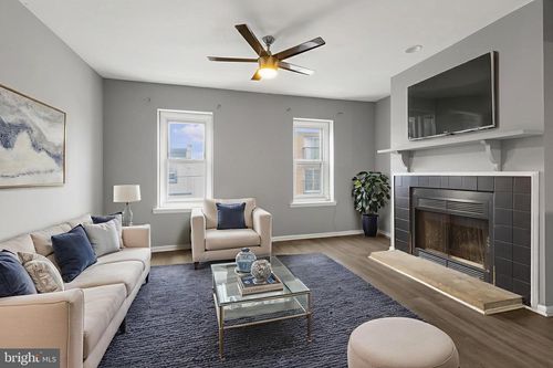 apt-3-160 Richmond St, PHILADELPHIA, PA, 19125-4185 | Card Image