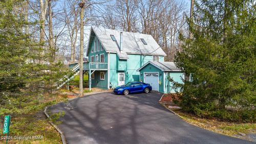 203 Coach Rd, Tobyhanna, PA, 18466-8205 | Card Image