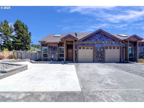 126 28th St, LongBeach, WA, 98631 | Card Image