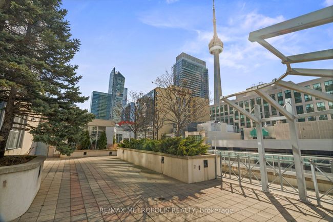 623 - 270 Wellington St W, Condo with 2 bedrooms, 1 bathrooms and null parking in Toronto ON | Image 27