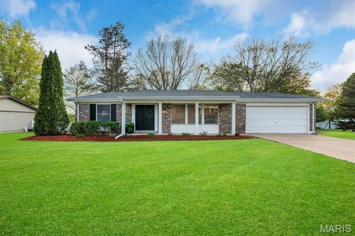 17 Atwood Dr, Saint Peters, MO, 63376-3111 | Card Image