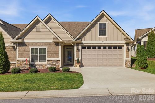 22 River Bend Ln, Fletcher, NC, 28732-9272 | Card Image