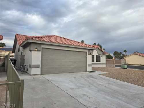 5843 Berry Hill Ln, North Las Vegas, NV, 89031-1707 | Card Image