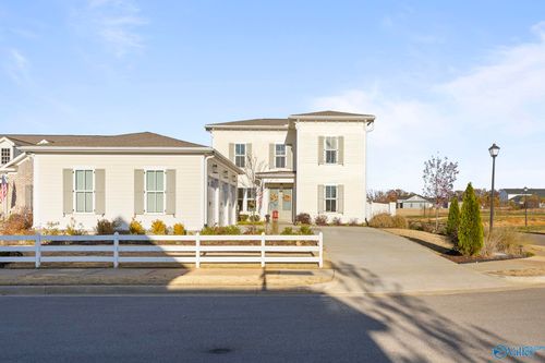 255 Farmhouse Dr, Madison, AL, 35757-5513 | Card Image
