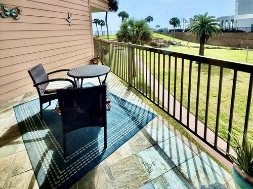 apt-111-9520 Seawall Blvd, Galveston, TX, 77554-5101 | Card Image