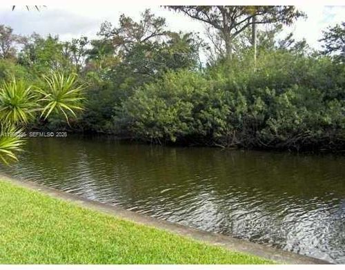 apt-2b-102 Royal Park Dr, Oakland Park, FL, 33309-6509 | Card Image
