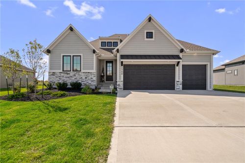 4380 Aspen Drive, Basehor, KS, 66007 | Card Image